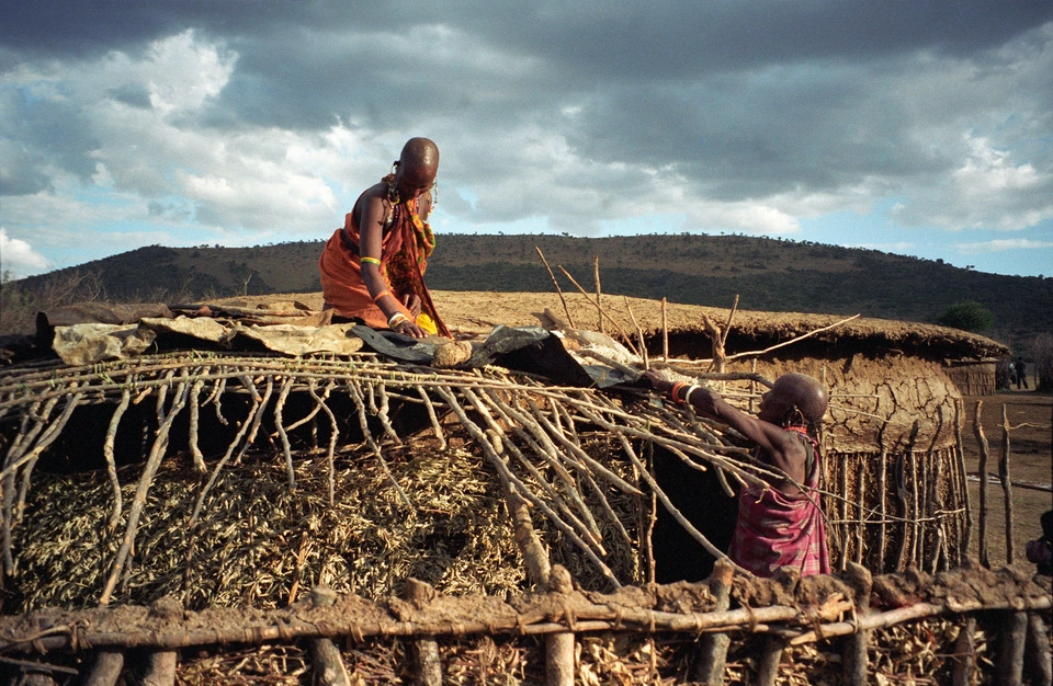 Maasai Women Building Manyatta's